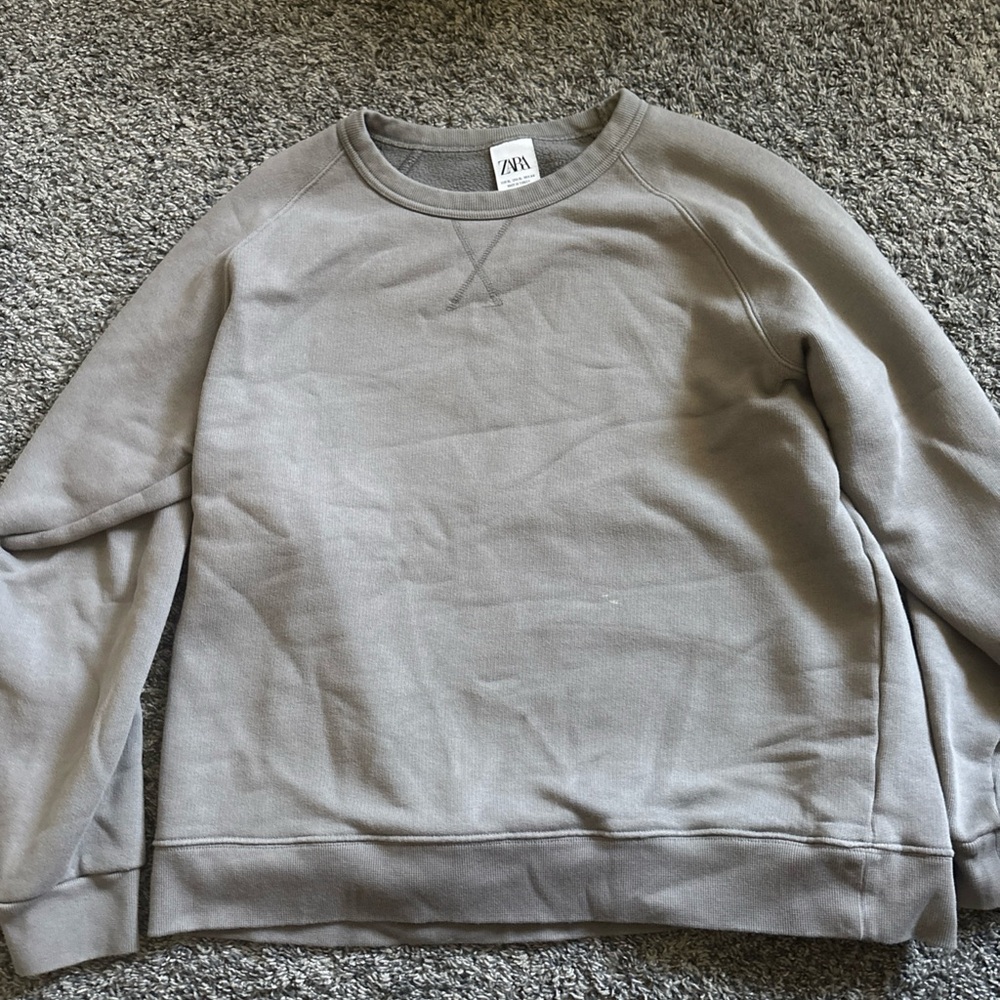 Zara Men's Classic Gray Crewneck Sweater